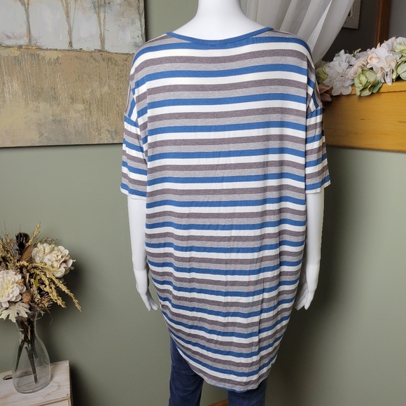 NWT Lularoe Striped Blue and Gray Irma Tunic Top - Picture 4 of 10